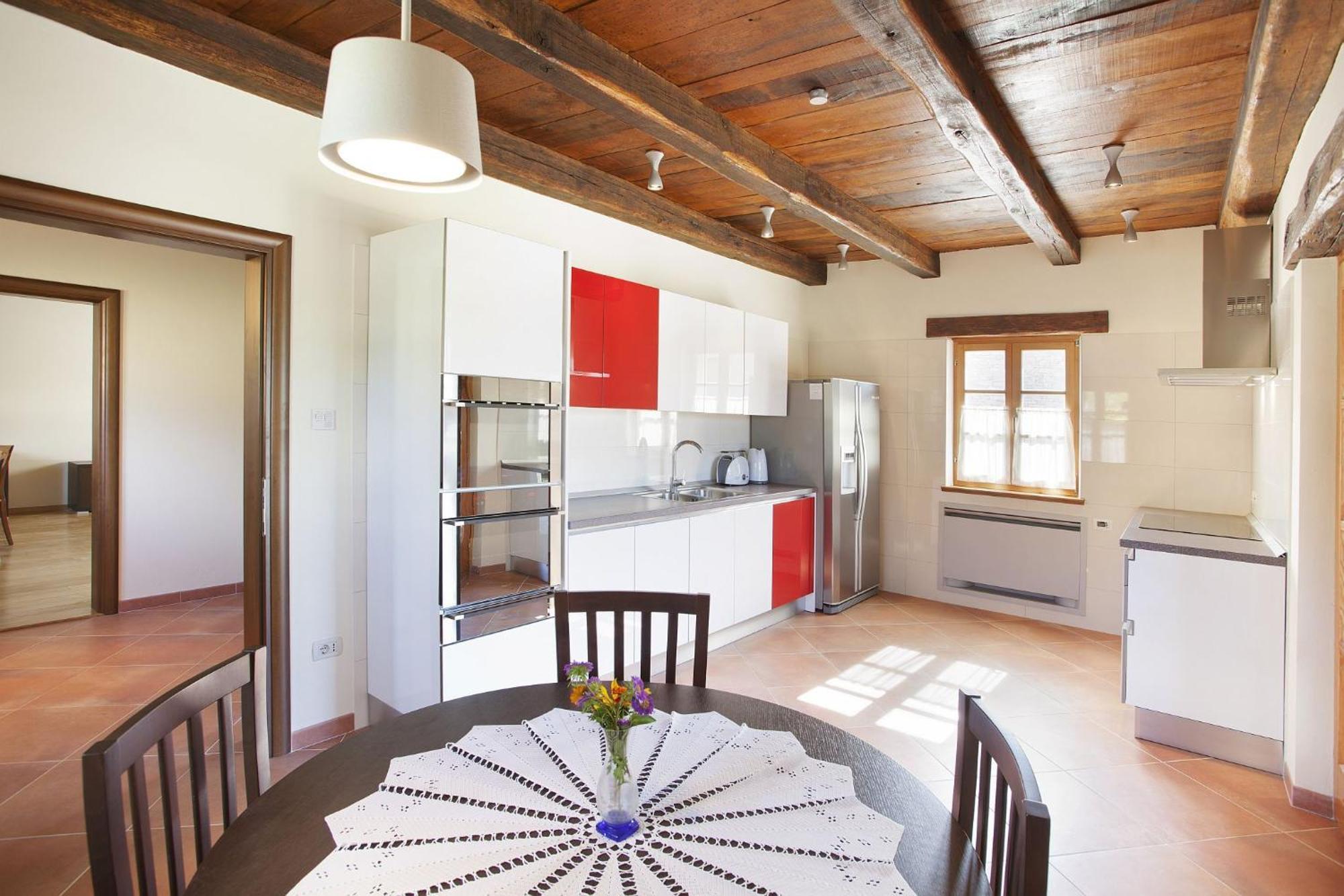 Villa Poropati, Groznjan, Istria - Luxury Countryside Estate For Up To 19 Persons - Large Pool Of 80M2 With Kids Section מראה חיצוני תמונה