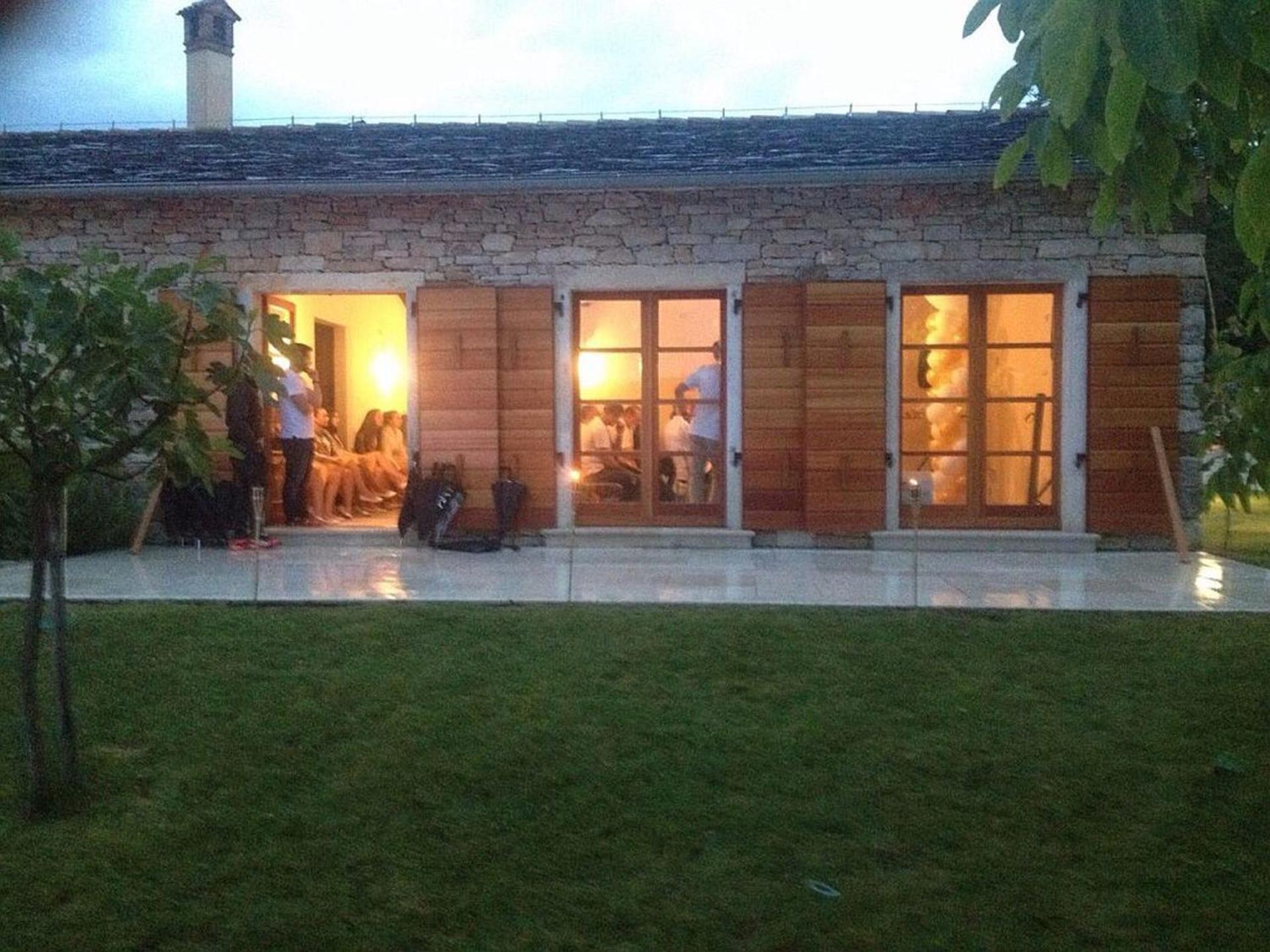 Villa Poropati, Groznjan, Istria - Luxury Countryside Estate For Up To 19 Persons - Large Pool Of 80M2 With Kids Section מראה חיצוני תמונה