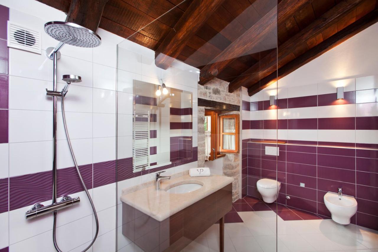 Villa Poropati, Groznjan, Istria - Luxury Countryside Estate For Up To 19 Persons - Large Pool Of 80M2 With Kids Section מראה חיצוני תמונה